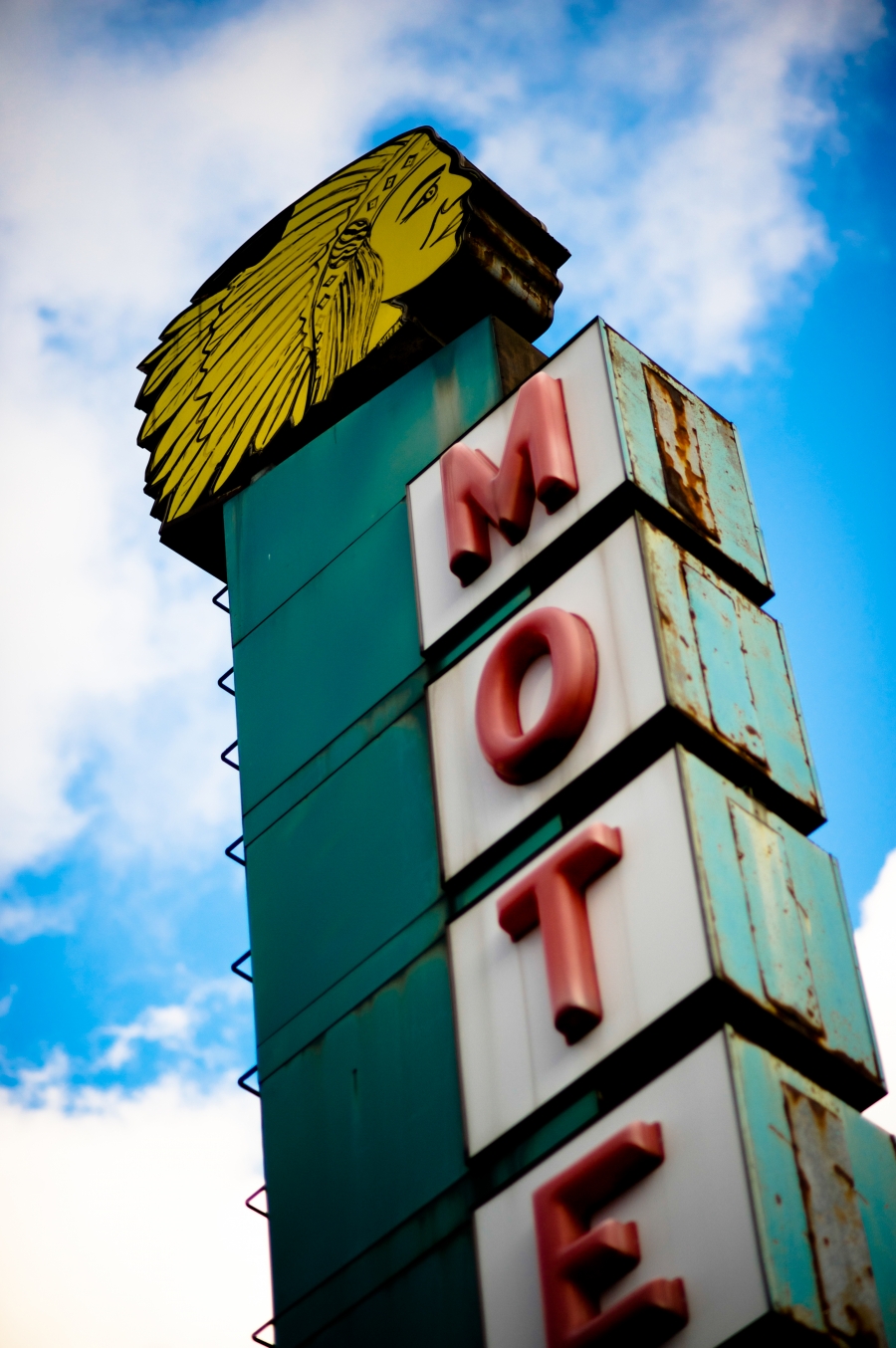 Apache Motel-Lincoln Ave Chicago, IL